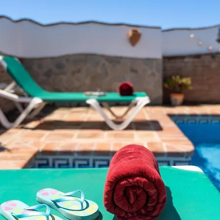 Mit Privatpool Fuer 6 Personen Ca 140 Qm In Nerja, Andalusien Costa Del Sol * 内尔哈