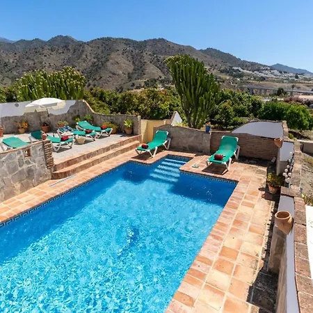 Mit Privatpool Fuer 6 Personen Ca 140 Qm In Nerja, Andalusien Costa Del Sol בית נופש *
